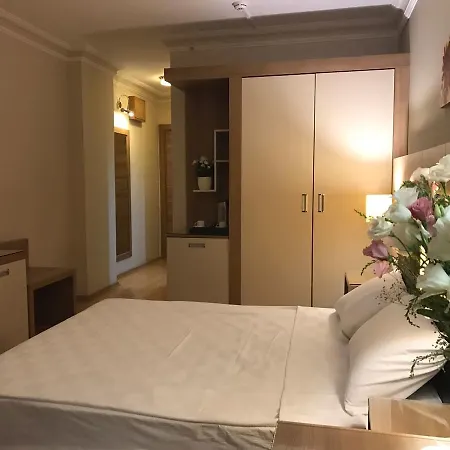 Laguna 3*